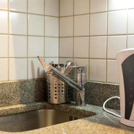Pelicanstay Near Rue De La Pompe Metro * Parigi