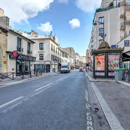 Pelicanstay Near Rue De La Pompe Metro Parigi