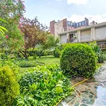Pelicanstay Near Rue De La Pompe Metro
